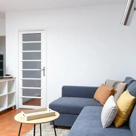 Harmony Beach House - 2br Sea Views Terrace Holiday home *